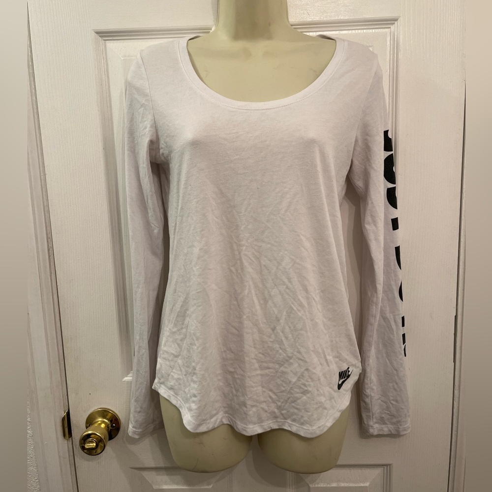 “The Nike Tee” long sleeve top